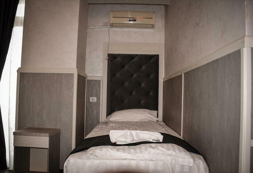 Номер Стандарт Трехместный, Golden Rose Residence