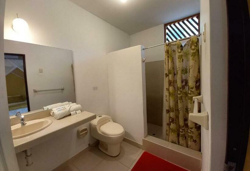 Habitación Triple Estándar, Mancora Y Sol