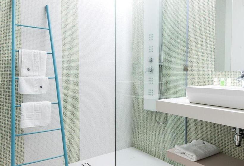 レイクビュースタンダードルーム, On Plonge Junior