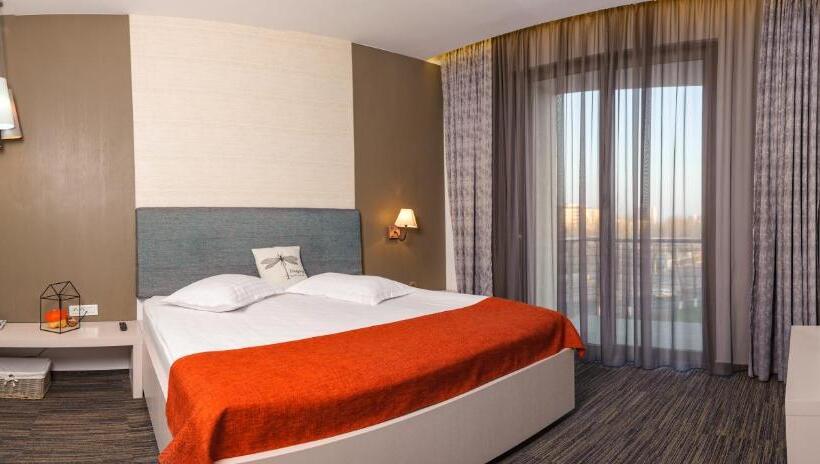 エコノミールーム, On Plonge Junior