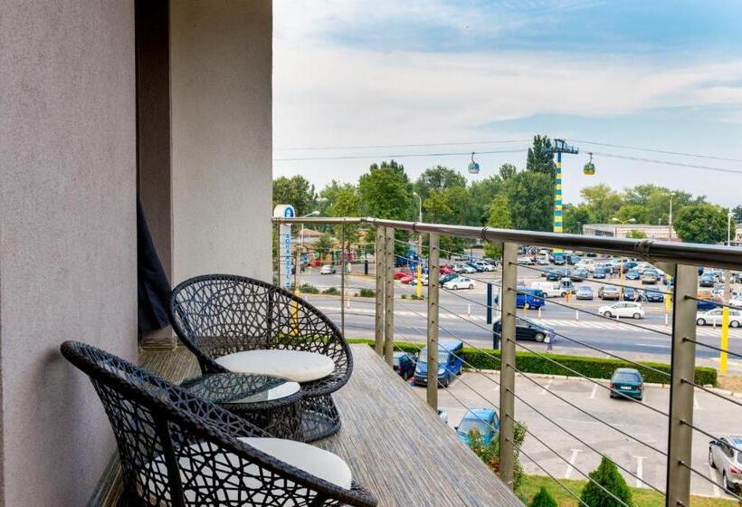 エコノミールーム, On Plonge Junior