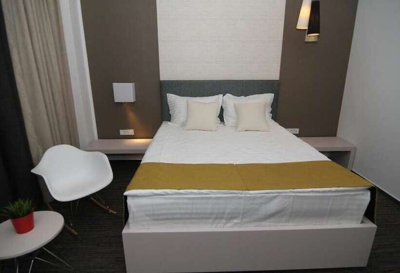 エコノミールーム, On Plonge Junior