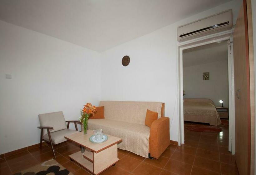 침실 1개 아파트, Sanda