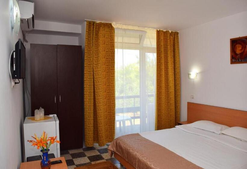 수피리어 룸, Sanda