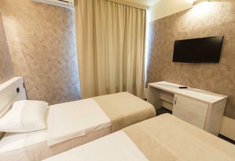 اتاق استاندارد سه نفره, Ymy Hotels Târgu Jiu