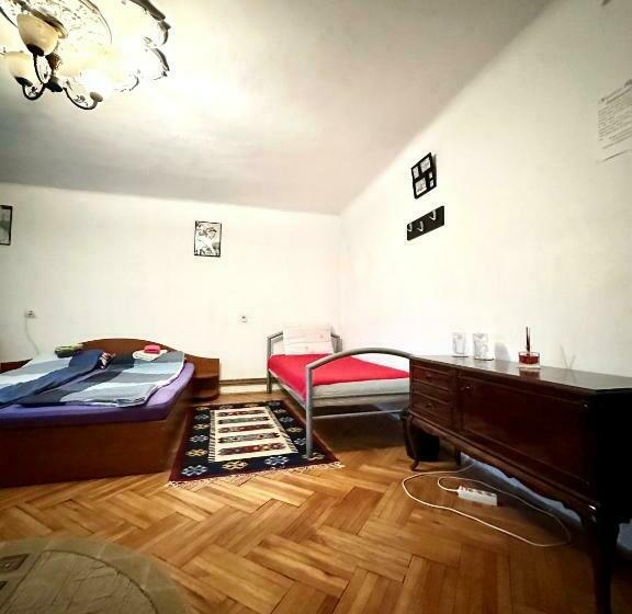 Четырехместный номер эконом класса с общей ванной комнатой, Mosaico Alfetta Hostel