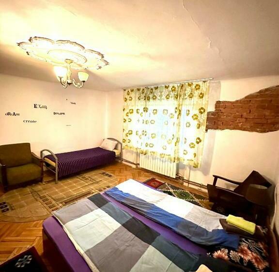 Четырехместный номер эконом класса с общей ванной комнатой, Mosaico Alfetta Hostel