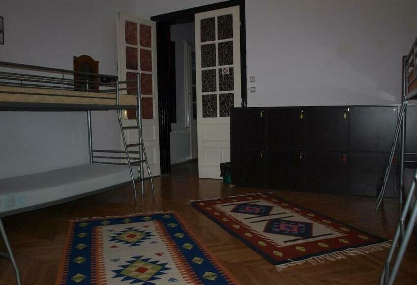 Кровать в Общей Комнате, Mosaico Alfetta Hostel