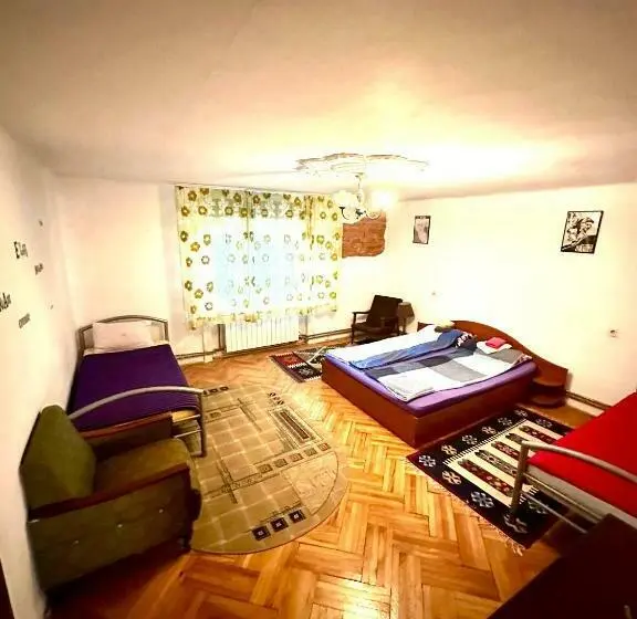 バスルーム共同エコノミー4人部屋, Mosaico Alfetta Hostel
