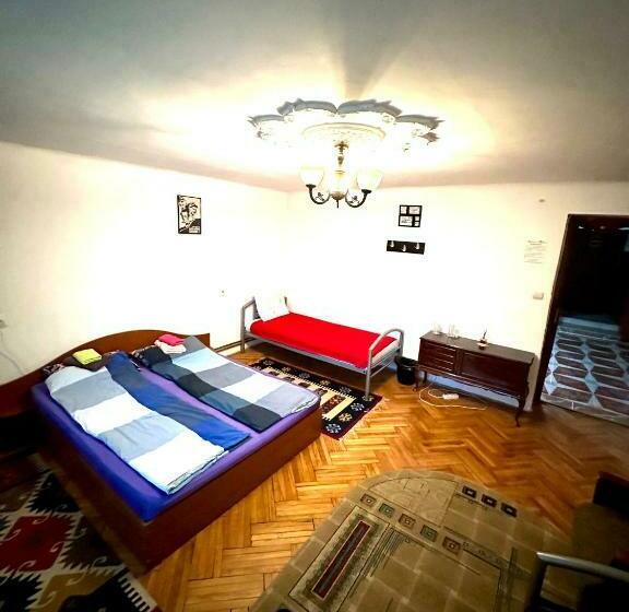 Четырехместный номер эконом класса с общей ванной комнатой, Mosaico Alfetta Hostel