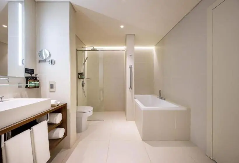سوییت با چشم‌انداز دریا, Voco Doha West Bay Suites, An Ihg