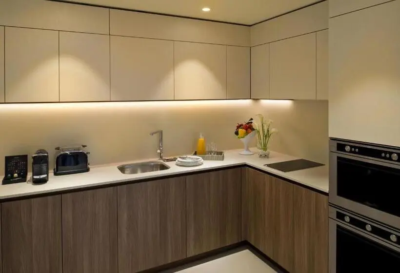 سوییت با چشم‌انداز دریا, Voco Doha West Bay Suites, An Ihg