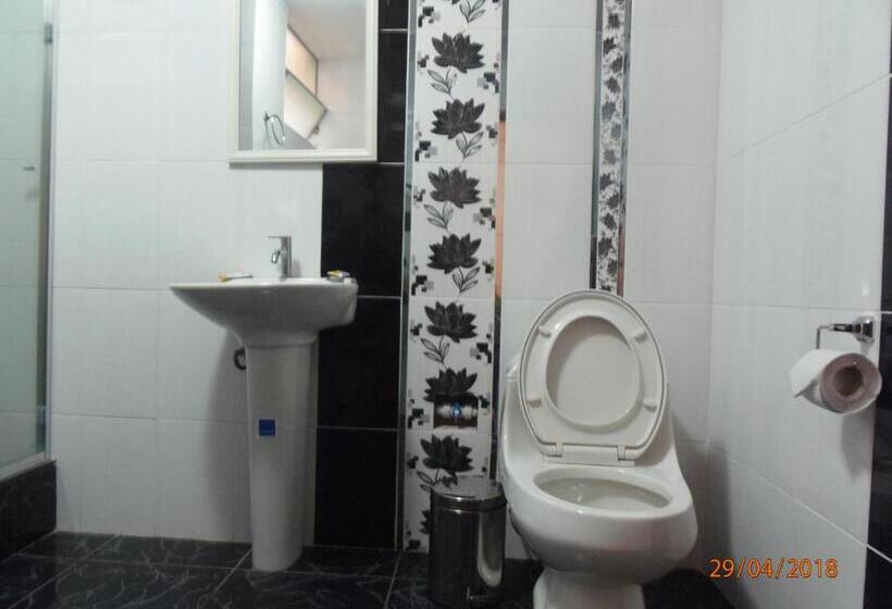 اتاق استاندارد یک تخته با سرویس بهداشتی مشترک, B&b Cusing Wasi
