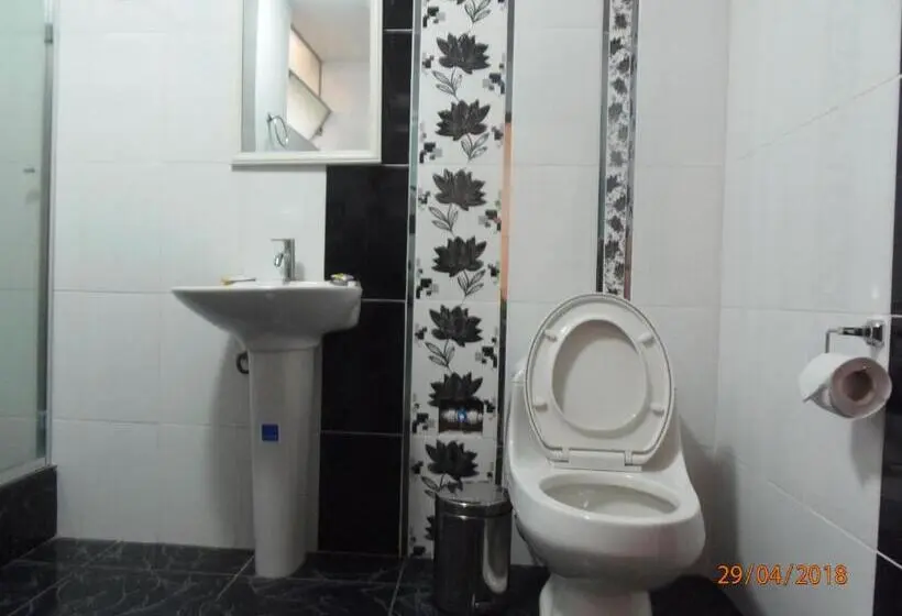 اتاق استاندارد یک تخته با سرویس بهداشتی مشترک, B&b Cusing Wasi