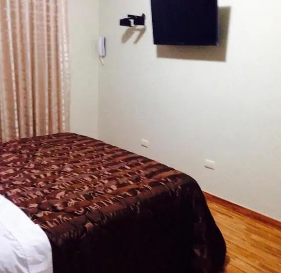 اتاق استاندارد یک تخته با سرویس بهداشتی مشترک, B&b Cusing Wasi