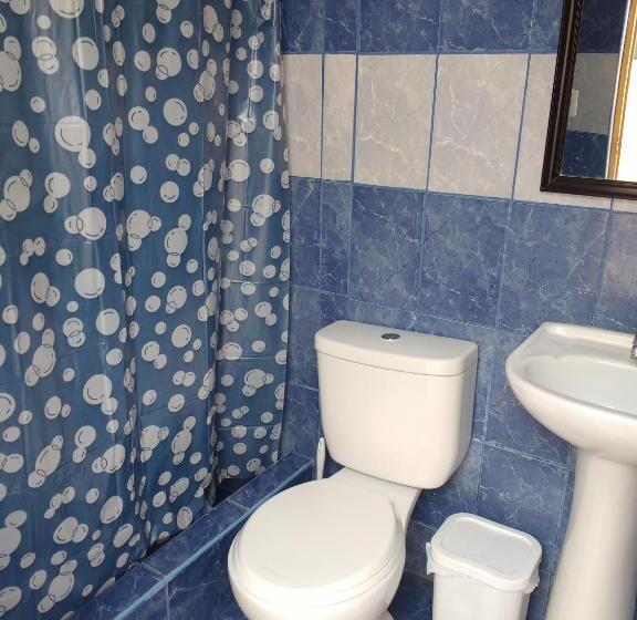 Standard room with outdoor bath, El Buen Samaritano Backpackers   Hostel