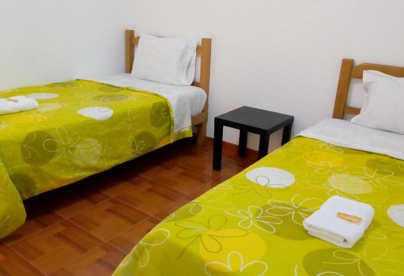 Standard room with outdoor bath, El Buen Samaritano Backpackers   Hostel