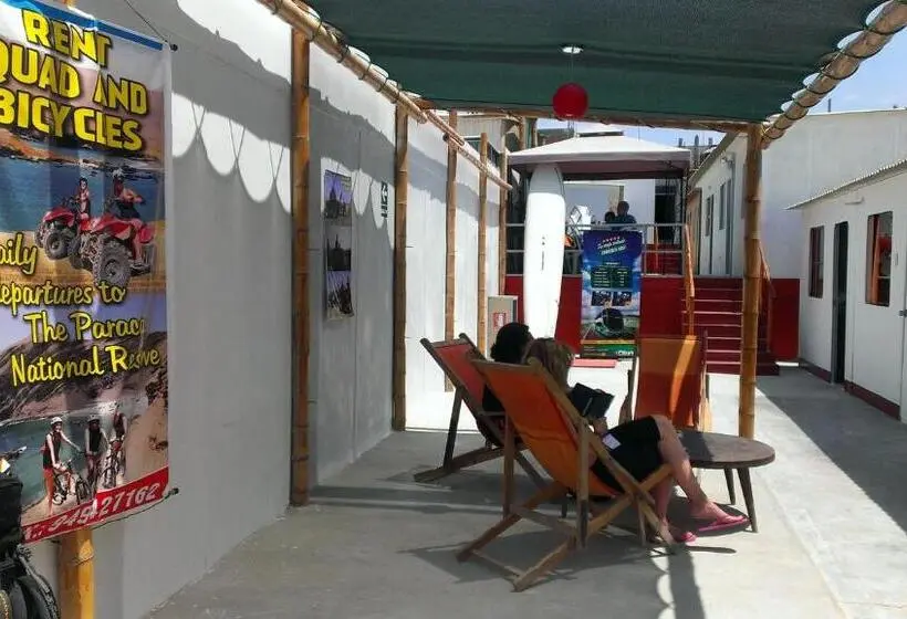 Standardi kolmen hengen huone ulkopuolinen kylpyhuone, El Buen Samaritano Backpackers   Hostel