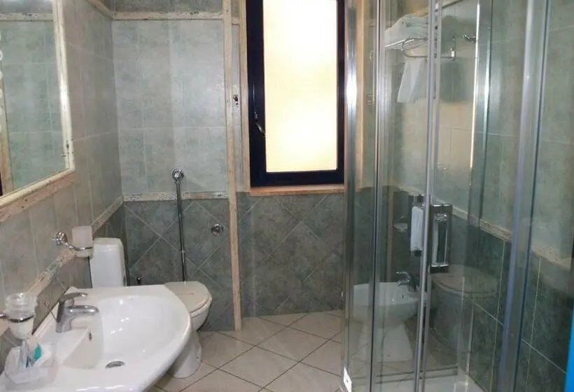 اتاق استاندارد چهار تخته, Al Faro