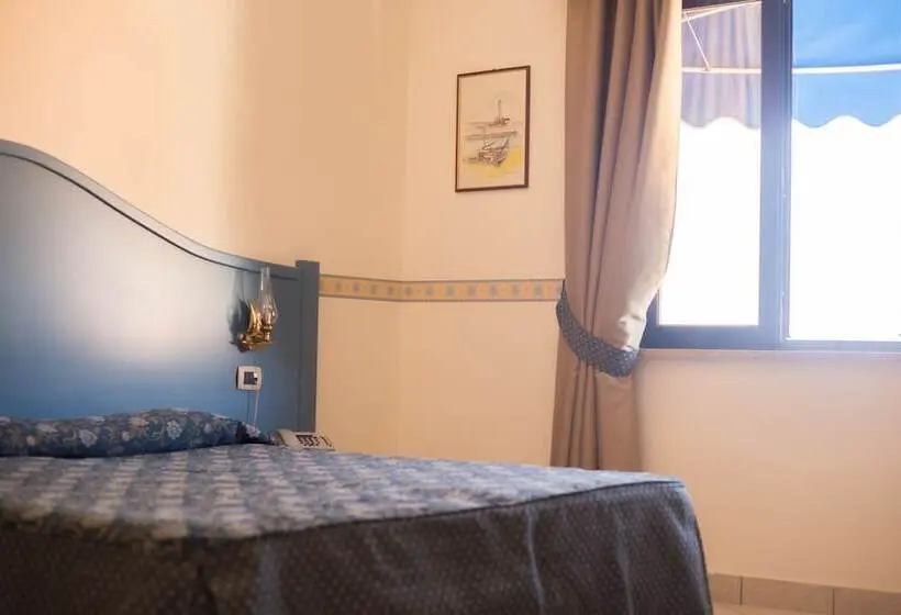 اتاق استاندارد چهار تخته, Al Faro