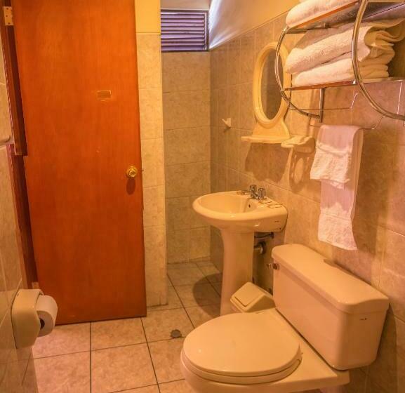 اتاق استاندارد سه نفره, Ebony