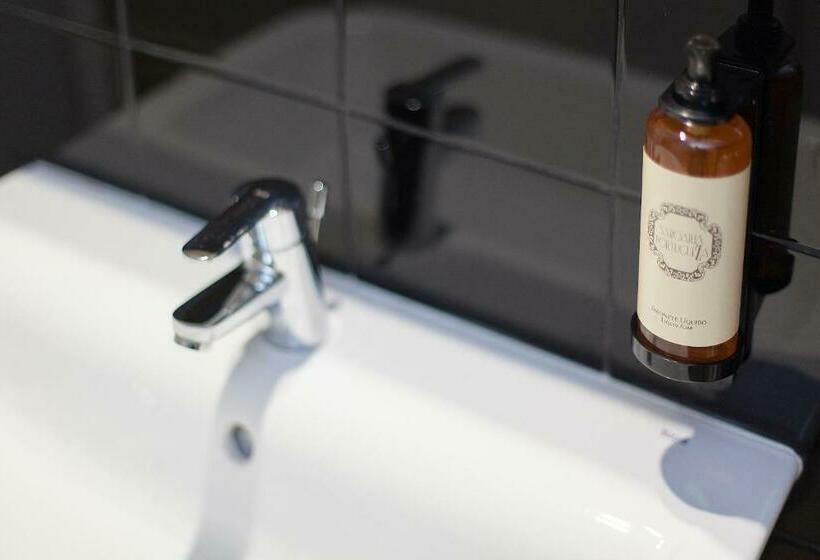 سوئیت با چشم‌انداز رودخانه, Emporium Lisbon Suites