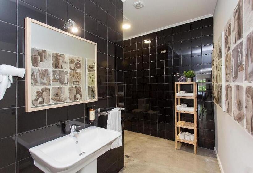 سوئیت با چشم‌انداز رودخانه, Emporium Lisbon Suites