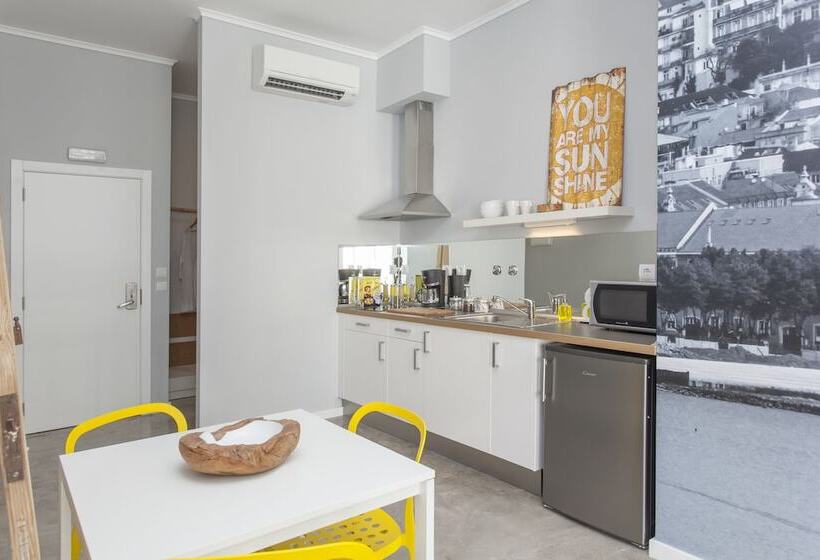 سوئیت با چشم‌انداز رودخانه, Emporium Lisbon Suites