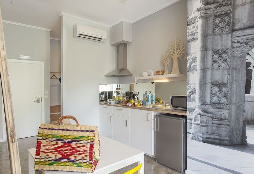 سوئیت با چشم‌انداز رودخانه, Emporium Lisbon Suites