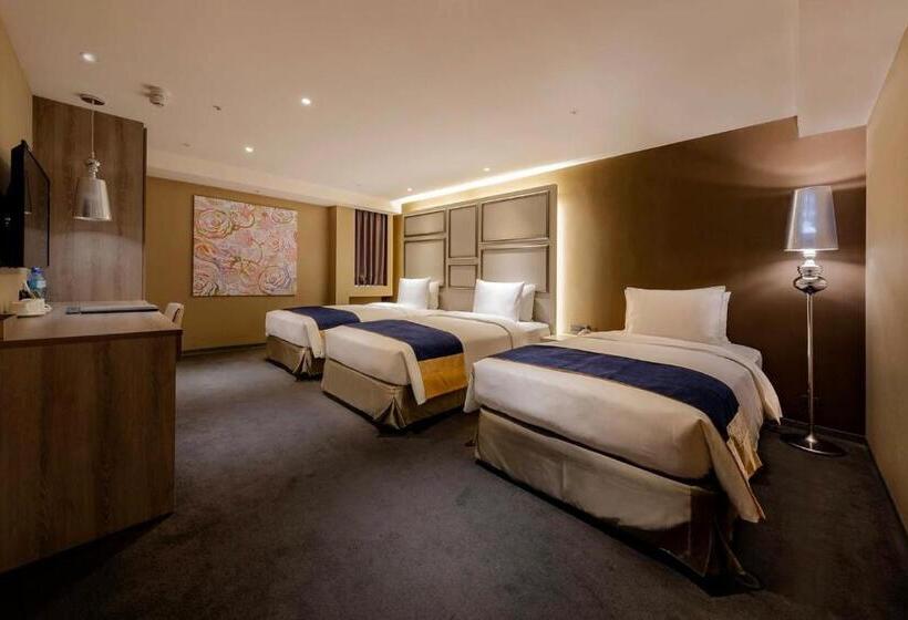 اتاق کلاسیک سه تخته, Green World Zhongxiao