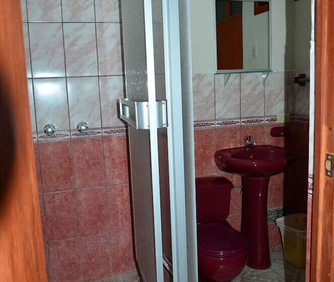 Номер Стандарт Трехместный, Hostal Don Reymundo