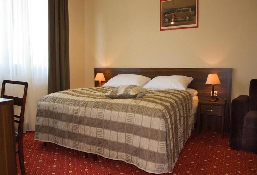 غرفة قياسية فردية, Kochanów