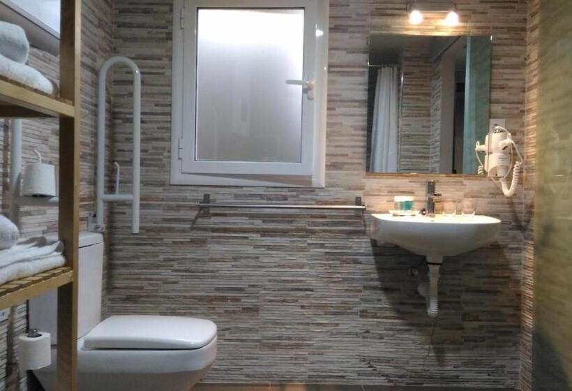 اتاق استاندارد سه نفره, Laramond Barcelona Rooms