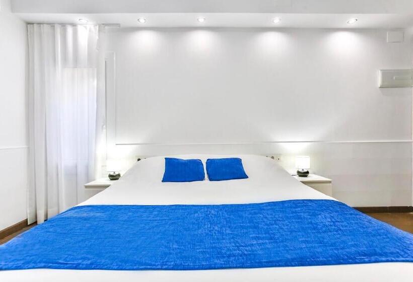 اتاق استاندارد چهار تخته, Laramond Barcelona Rooms