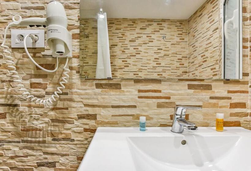 اتاق استاندارد یک نفره, Laramond Barcelona Rooms