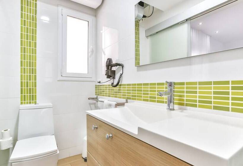 اتاق استاندارد سه نفره, Laramond Barcelona Rooms