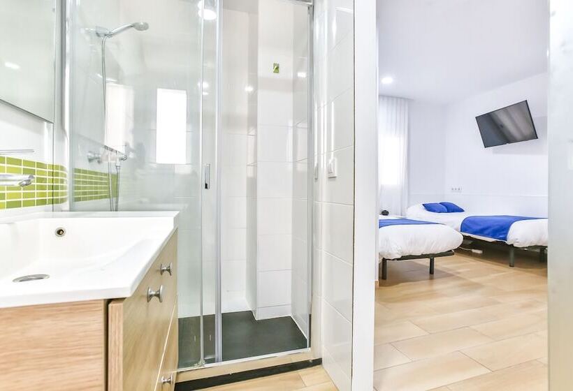 اتاق استاندارد سه نفره, Laramond Barcelona Rooms