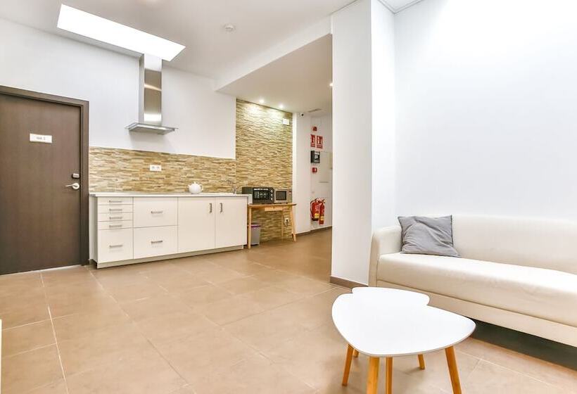 اتاق استاندارد چهار تخته, Laramond Barcelona Rooms