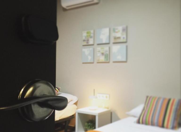 اتاق استاندارد, Laramond Barcelona Rooms