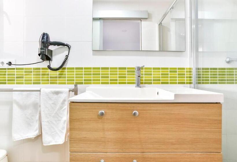 اتاق استاندارد سه نفره, Laramond Barcelona Rooms