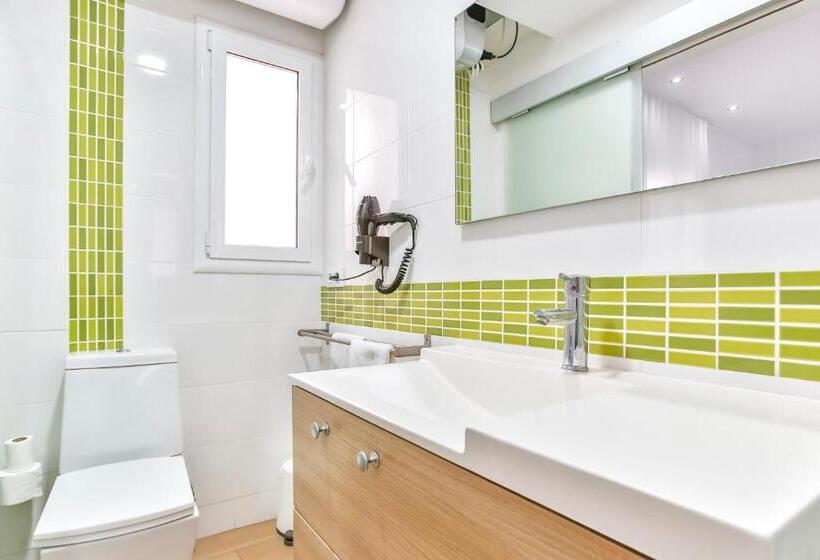 اتاق استاندارد سه نفره, Laramond Barcelona Rooms