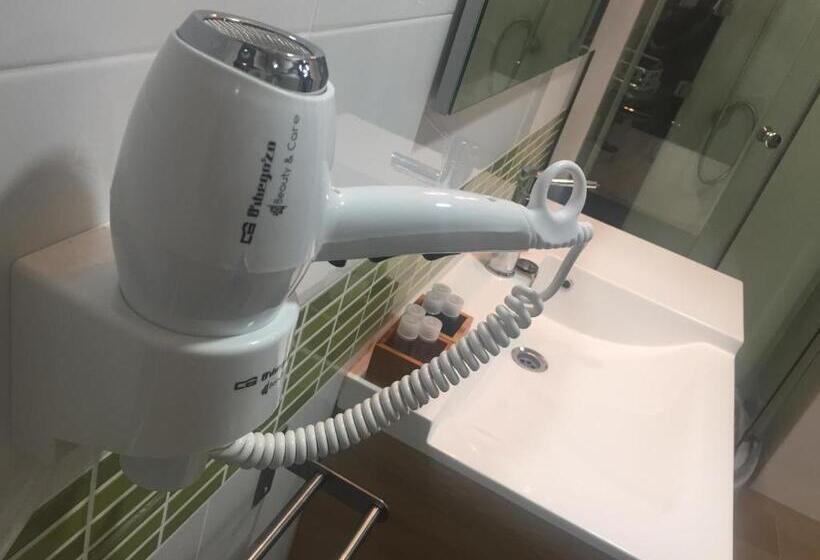 اتاق استاندارد چهار تخته, Laramond Barcelona Rooms