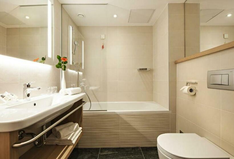 اتاق استاندارد با بالکن, Rikli Balance Hotel – Sava Hotels & Resorts