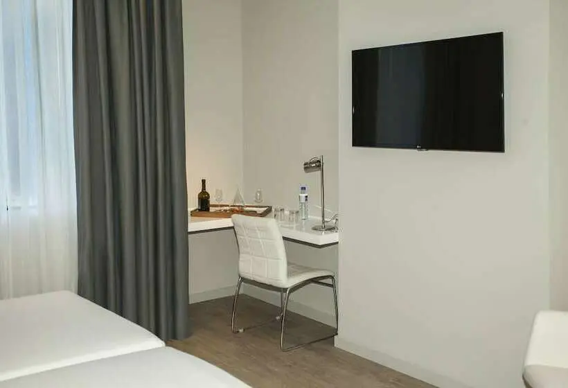 Quarto Standard com Vistas, Star Inn Lisbon Airport