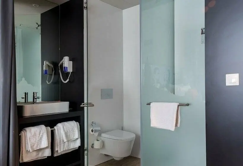 Quarto Standard com Vistas, Star Inn Lisbon Airport