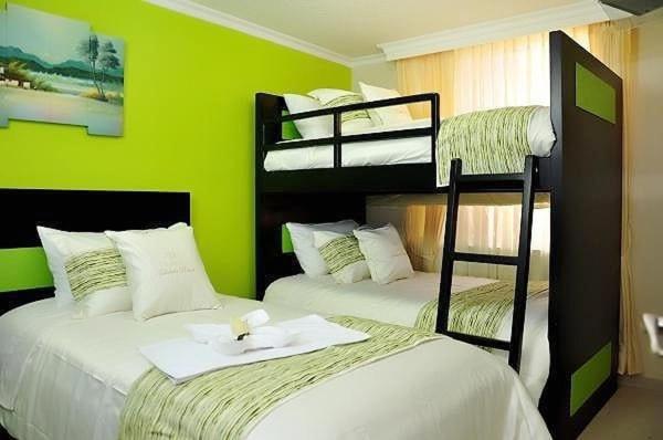 Quarto Triplo Estandar, Tababela Land