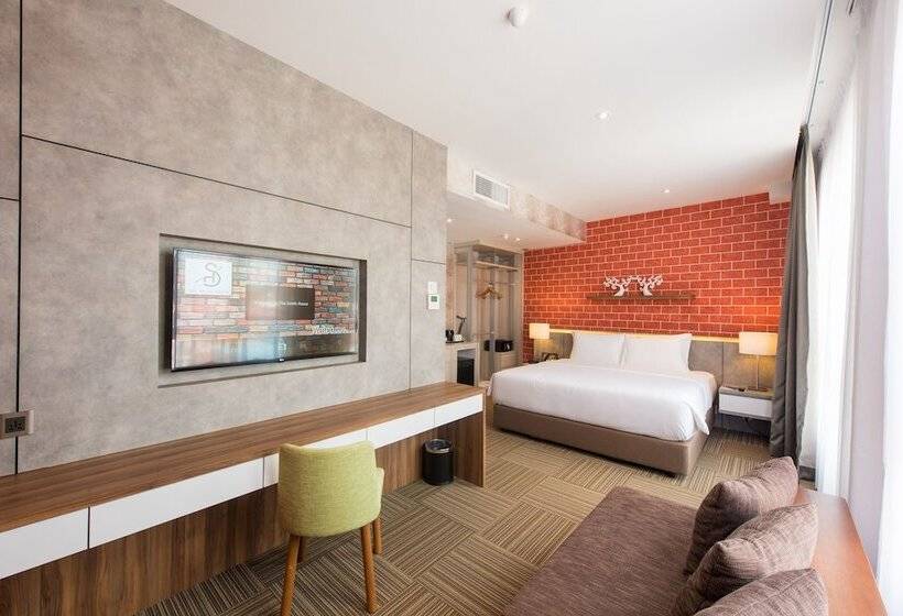 小型套房, The Smith House