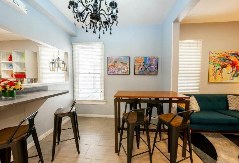 Номер Стандарт Индивидуальный Совместная Ванная, The Urban