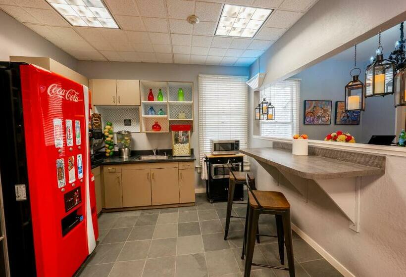 Номер Стандарт Совместная Ванная, The Urban