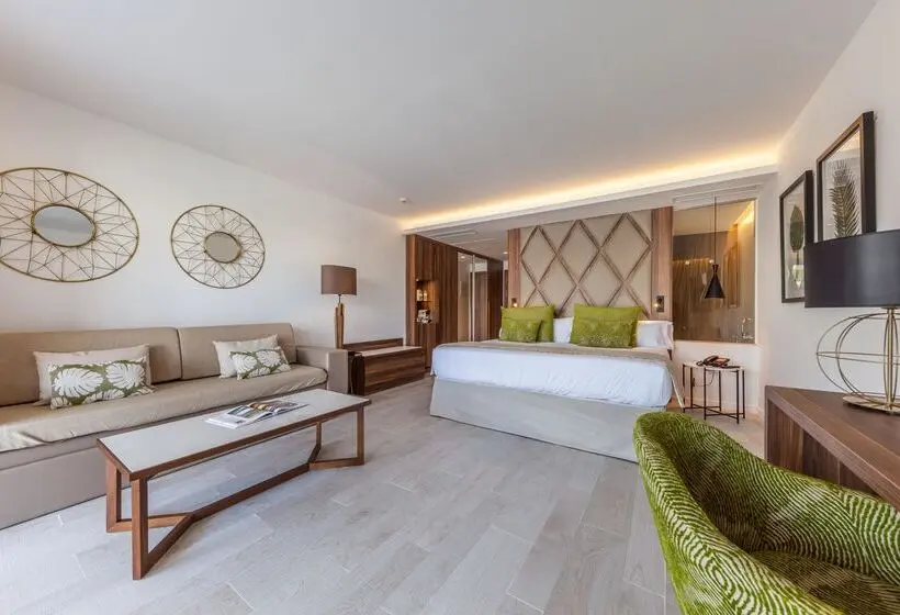 プールビュージュニアスイート, Zafiro Palace Palmanova